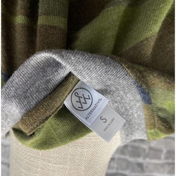 NWOT ALTERNATIVE APPAREL CAMO T-SHIRT - Picture 4 of 4